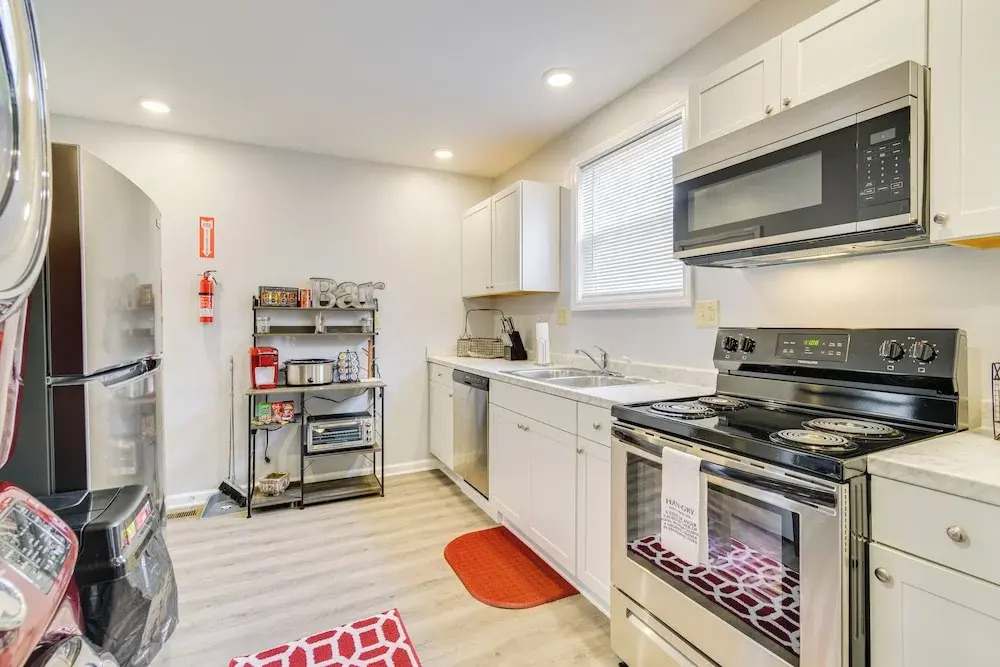 2 Mi to Syracuse University: Apt w/ Fire Pit