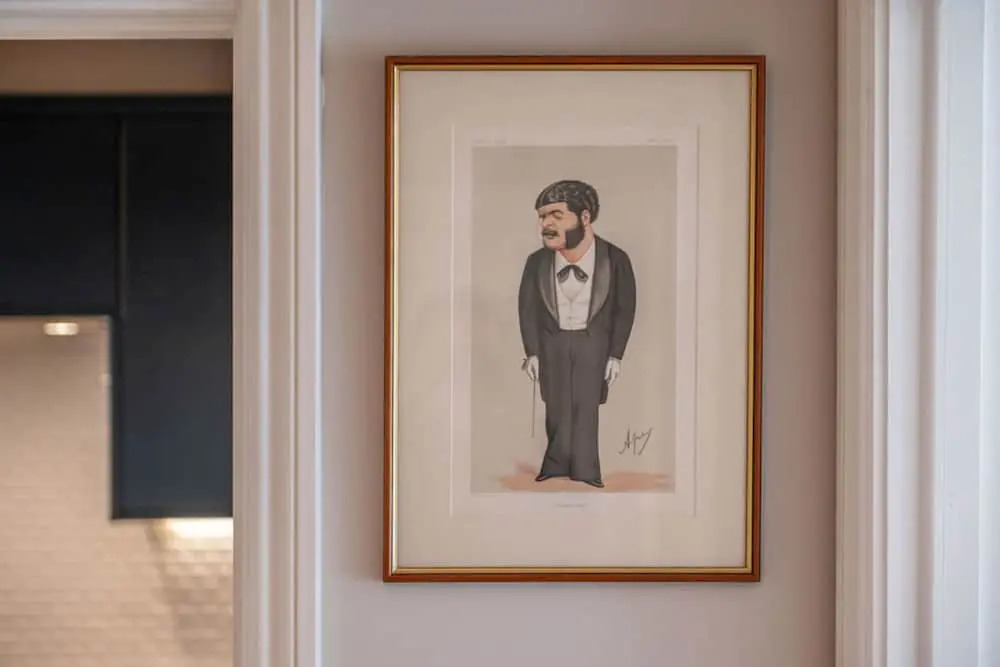 A Regal Abode - Marylebone - by Frankie Says
