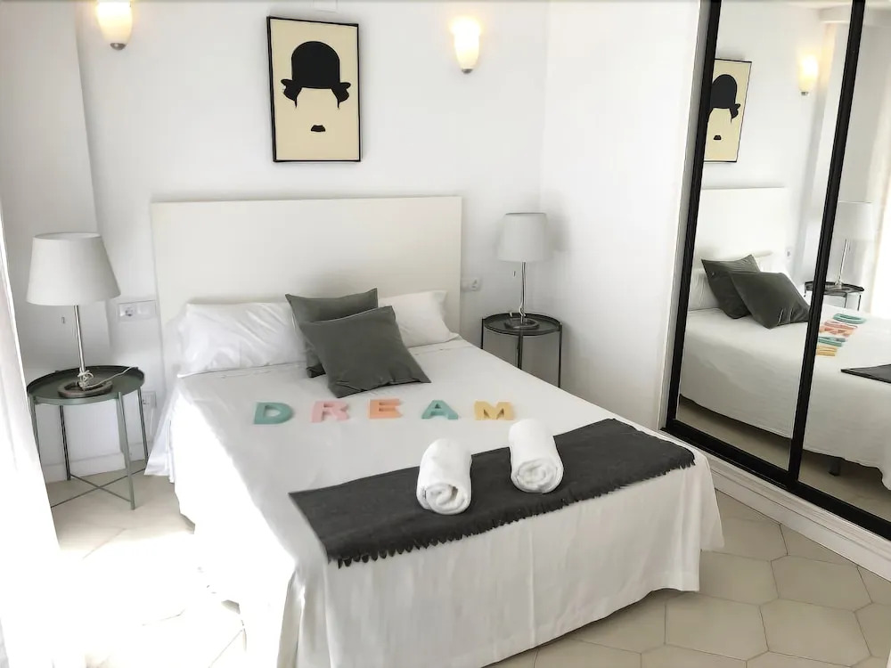 T&H Novelty 114 Family Apartment Salou