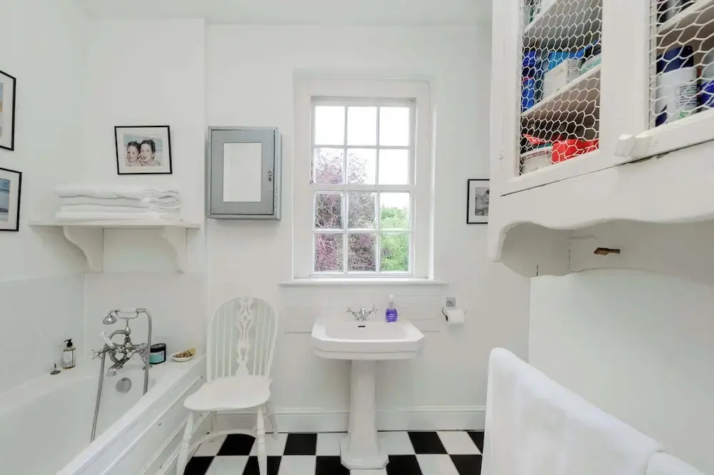 Beautiful Family Home w Garden Pool - Wimbledon