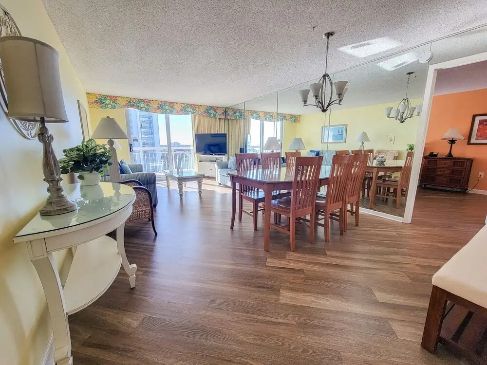 904 South Hampton 2 Bedroom Condo