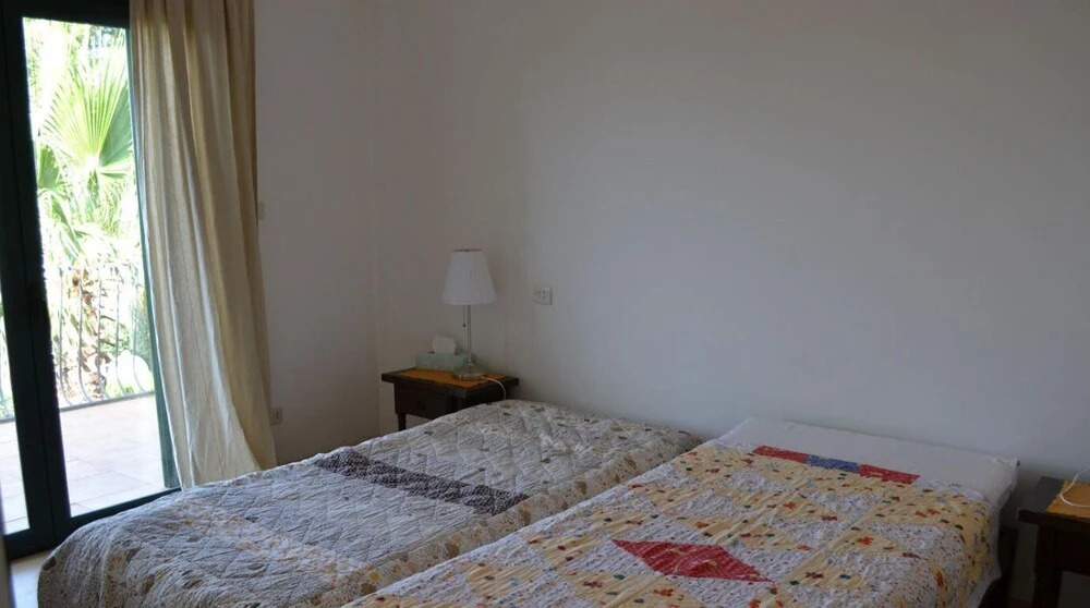 House - 3 Bedrooms with Sea views - 107831