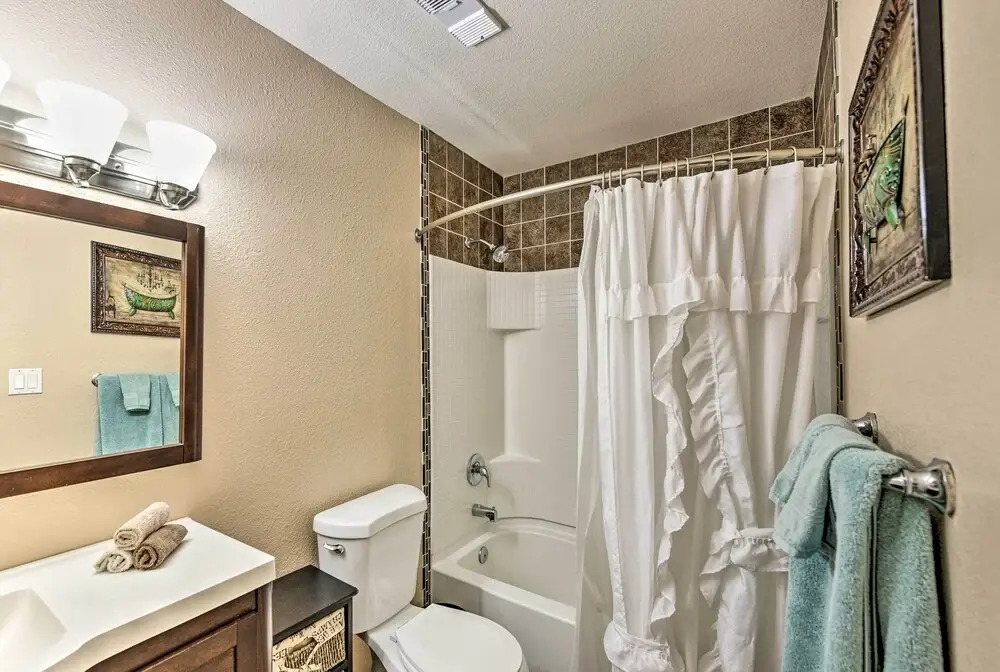 Modern Mesa Apt w/ Pool Access: Walk to Sloan Park