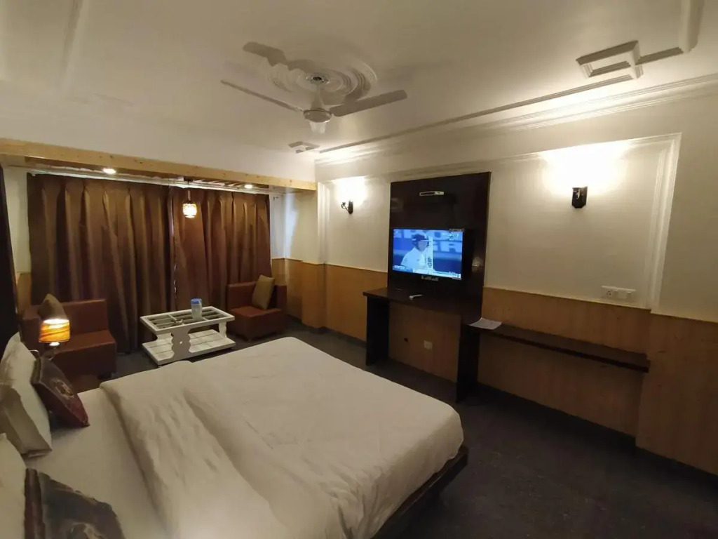 Hotel Atithi, Near Yes Bank, Mall Road, Mussoorie