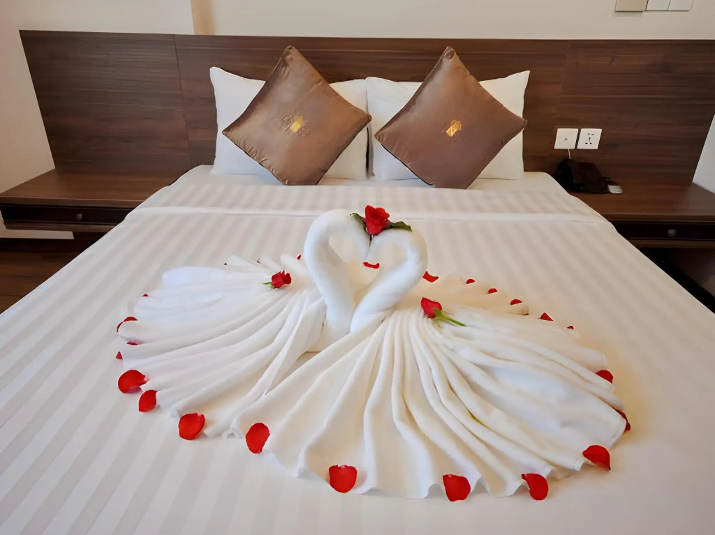Lenid Ocean View Hotel