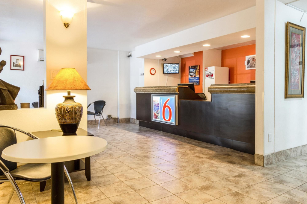 Motel 6 Glendale Phoenix