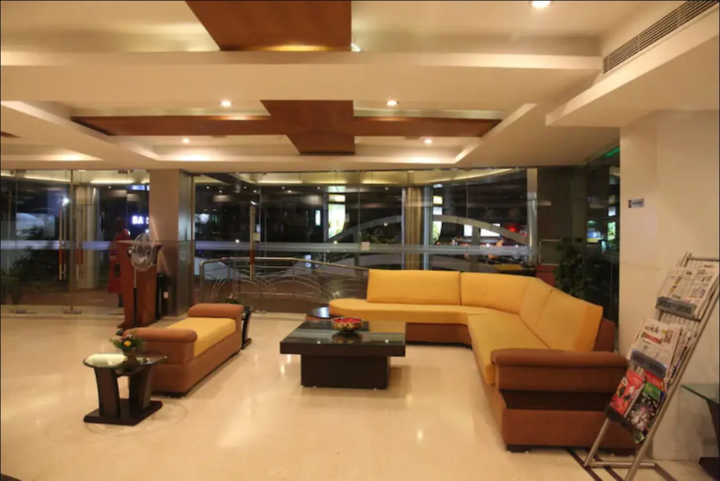 White Dammar International