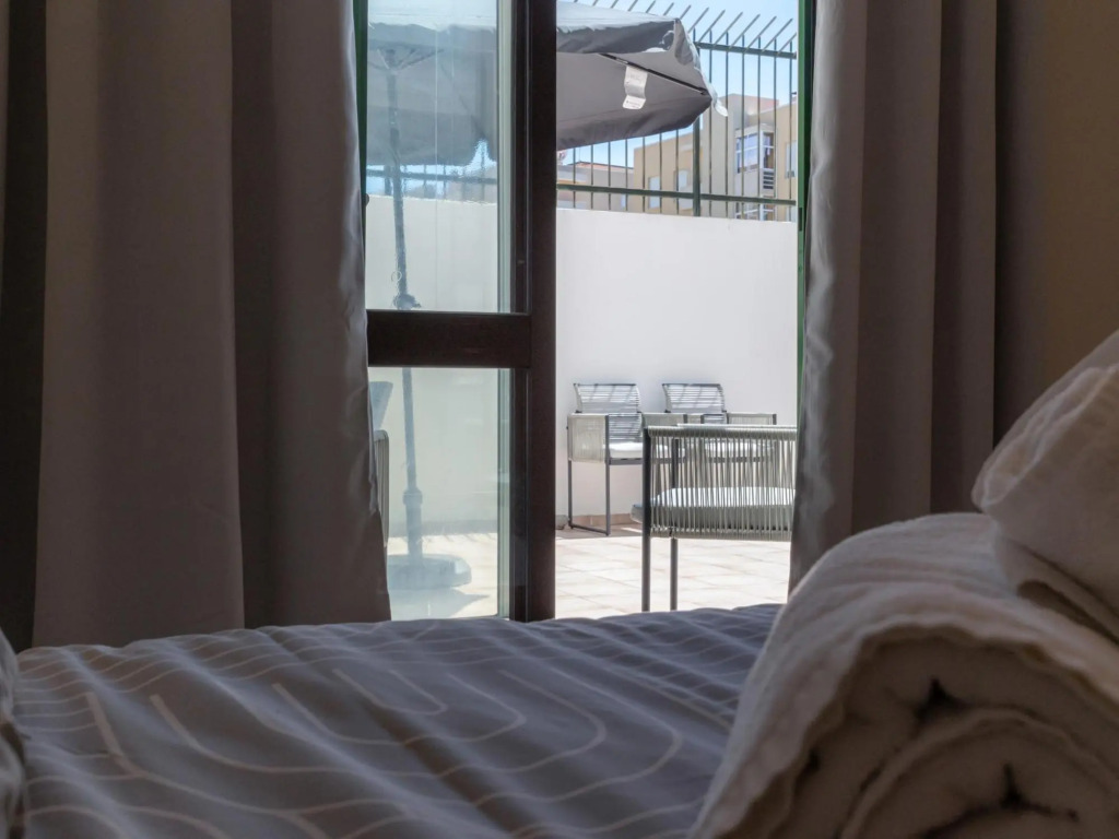 Terrace Beach Apartment by Rent4all