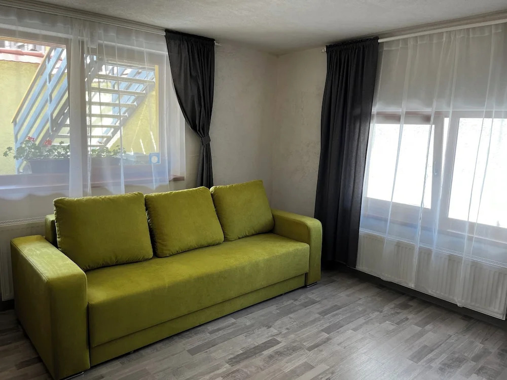 AKI GRAY Apartment