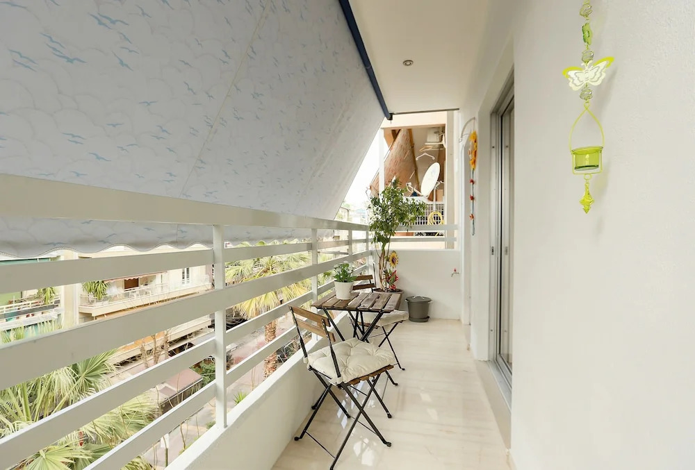 Cosy & Bright 2 Bedroom Apartment in Koukaki