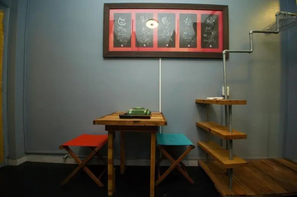 Full Moon - Hostel