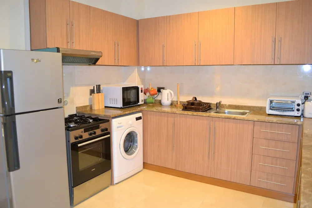 Stylish 1BR near MOE - MRD
