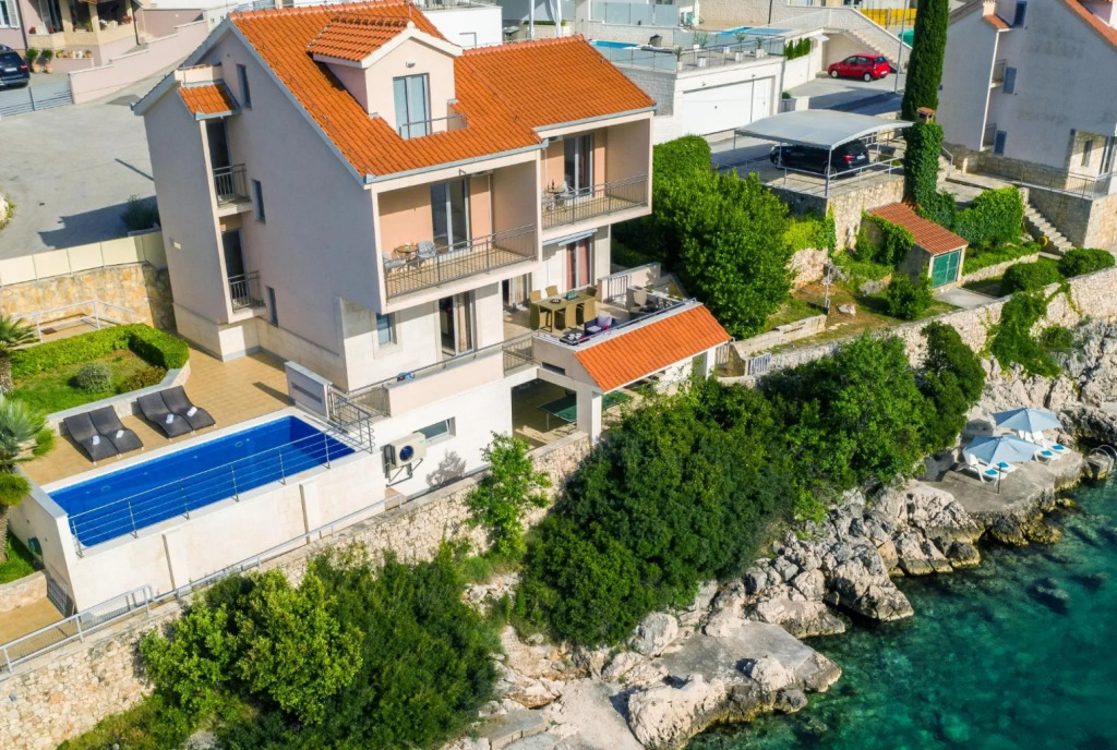 Silva - With Pool and Great View - H