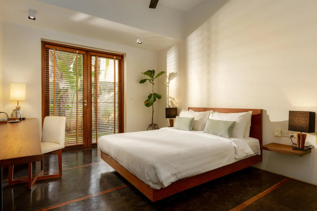 Modern 5 bedroom central pool villa - Rose Apple Residences