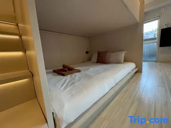 Shinjuku | Maximum 8ppl | Double 4 | 3-minute walk from the station | 40sqm private | 302