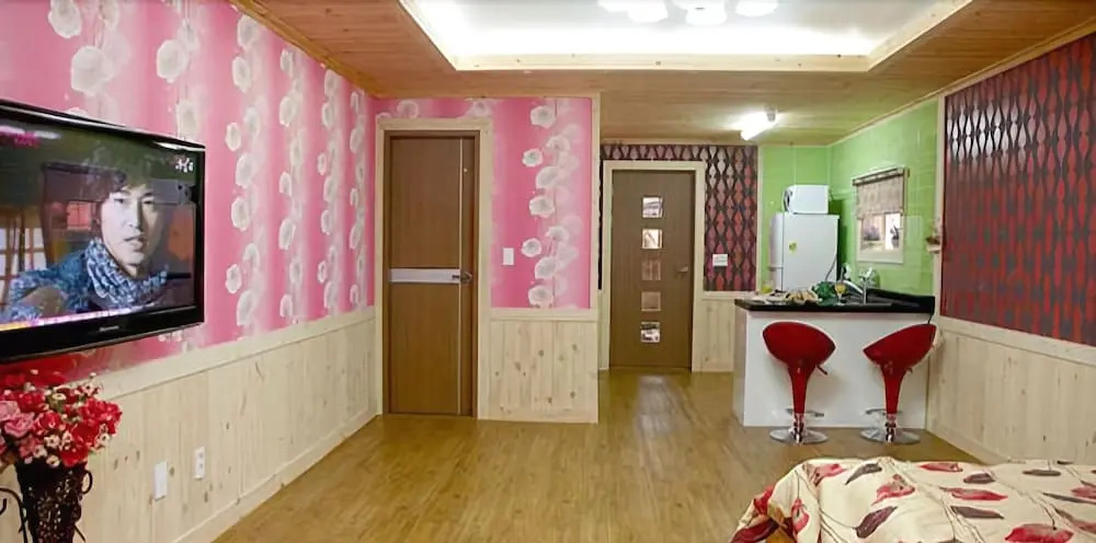 Yangsan Chickweed & Flower Pension