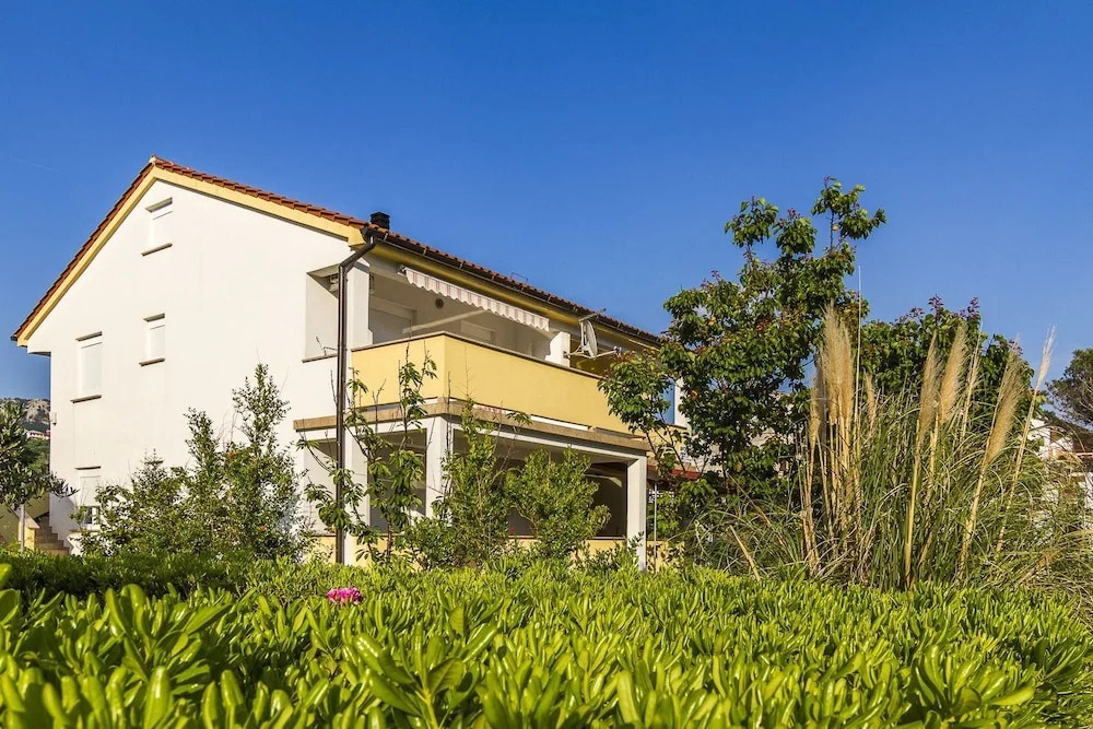 Apartments Ivica