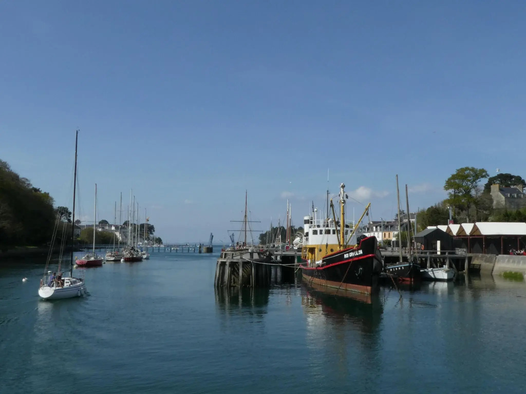 Duplex apartment in a prime seafront location, Treboul, Douarnenez