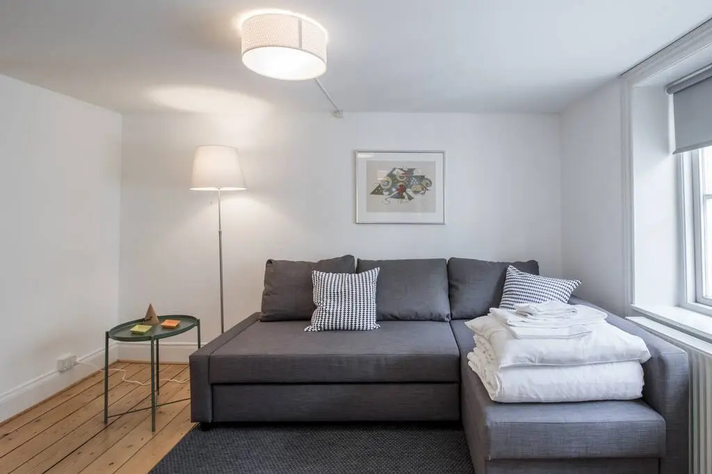 ★Apt. Centrum of CPH, 50M to Metro, w. Balcony!★