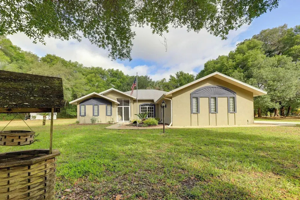 8 Mi to Rainbow Springs: Dunnellon Area Home!
