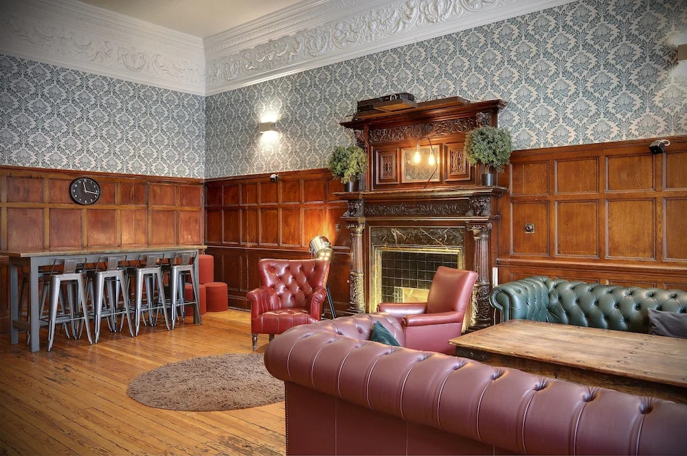 Astor Hyde Park Hostel