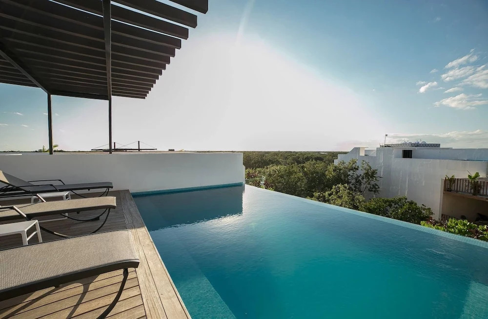 Comfortable, Spacious Penthouse- 2 Bedrooms- 7 People