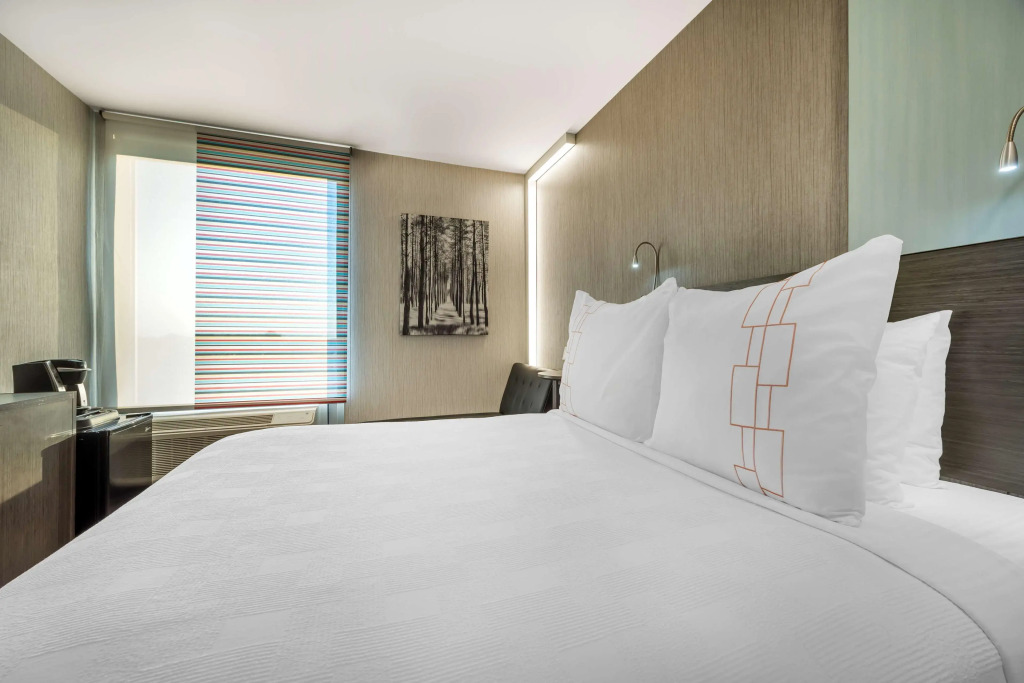 Best Western Premier Springfield Plaza District Hotel