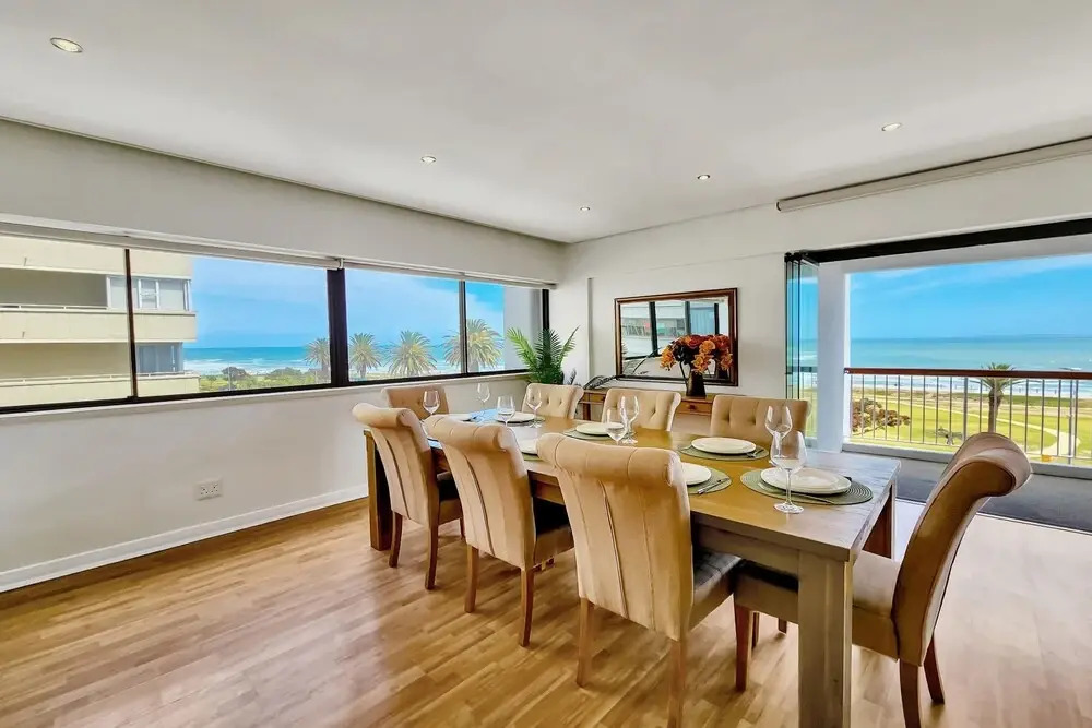 3bed Apartment in Cape Town w Views Ocean Outlook