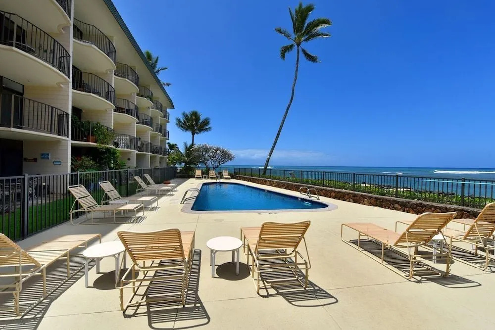 Kahana Reef 303 by RedAwning