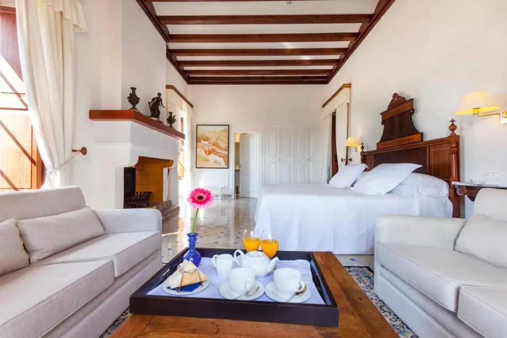 CAMI DE LLENAIRE Holiday house VIL4