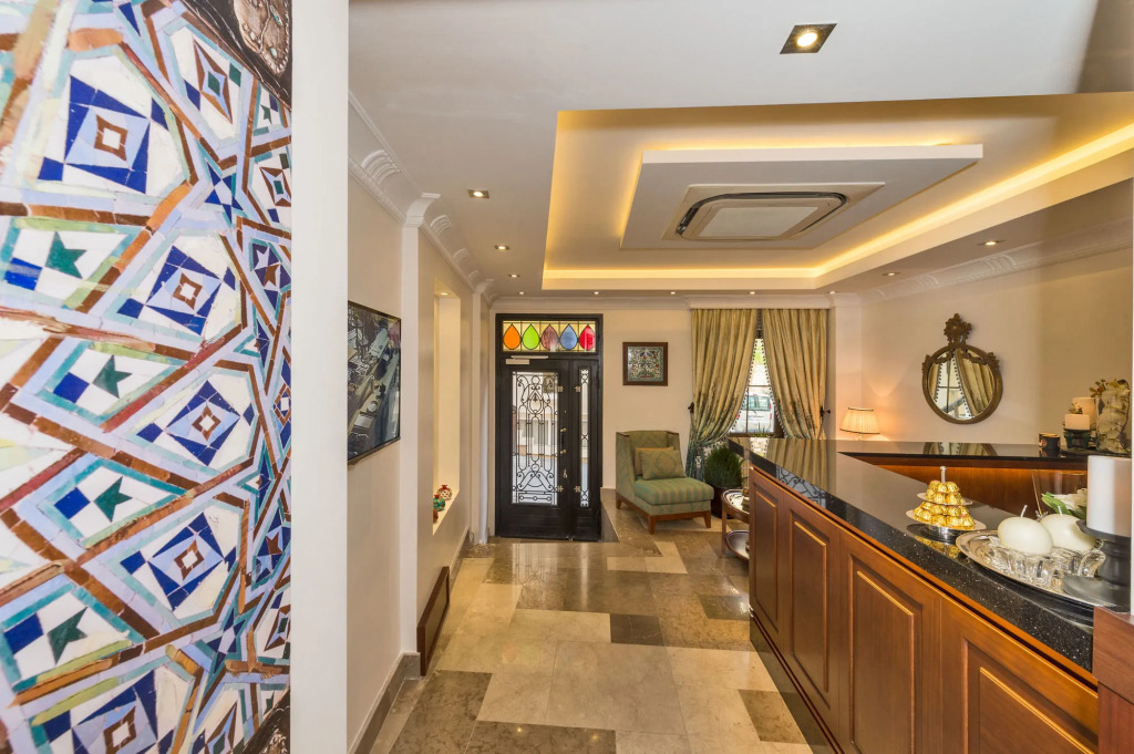 Four Doors Hotel