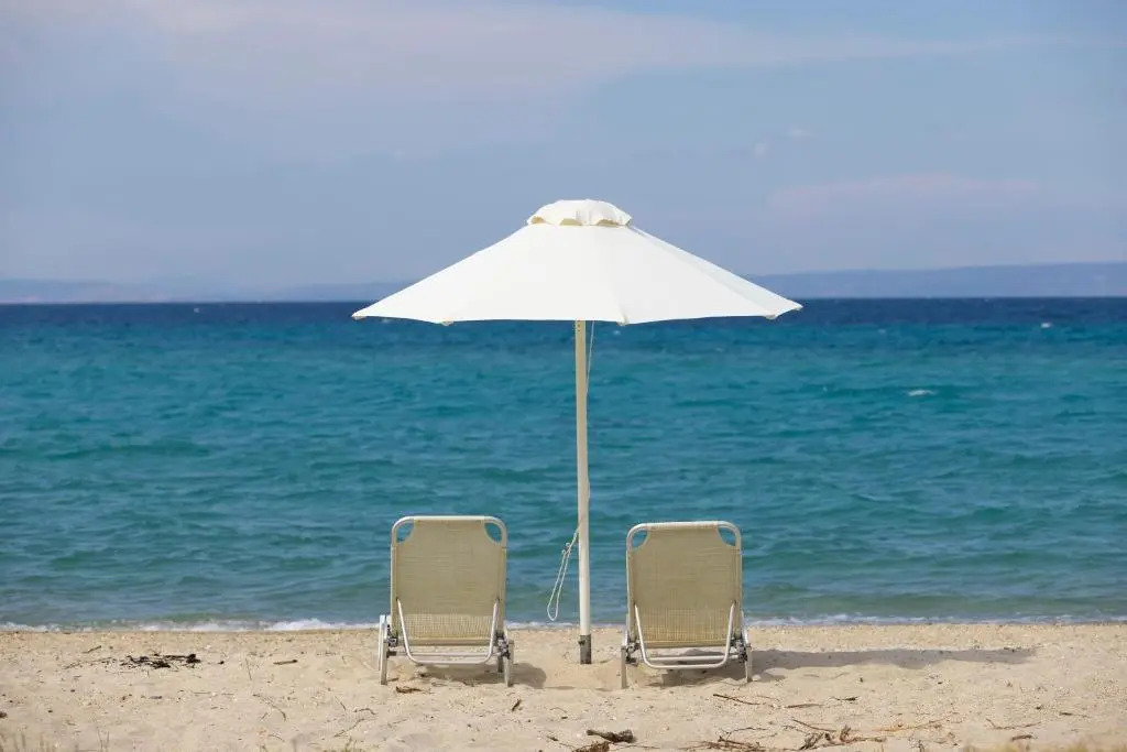 Villa Beachfront Kiss - 4bdrms, Tennis Court, Pool, BBQ, Beachfront