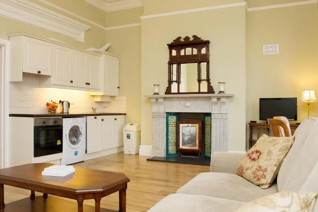 Glencourt Apartments