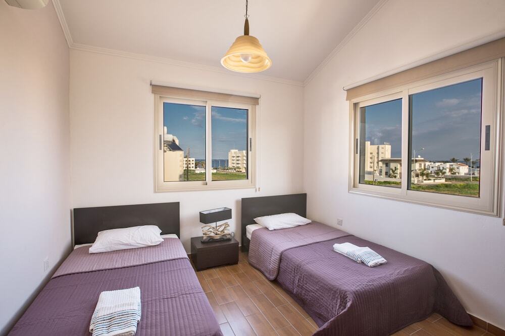 Tonia Seaview Villas