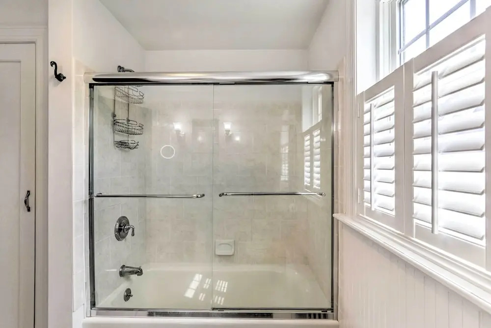 Walkable New Haven Retreat w/ Ocean Views!