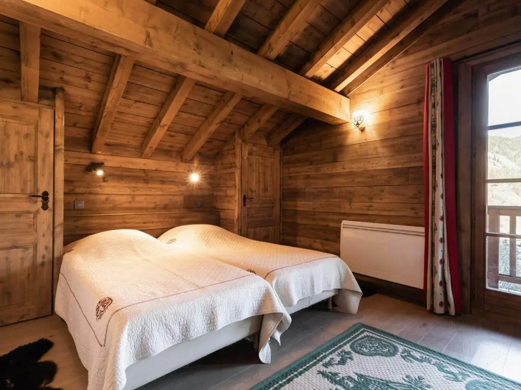 Chalet 5★ à La Clusaz, 8 pers, spa, proche pistes, 4 chambres - FR-1-304-110