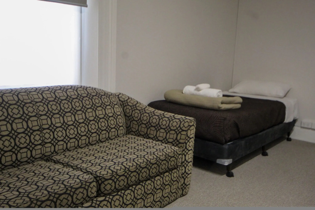 Seafield Tower Glenelg Apartment