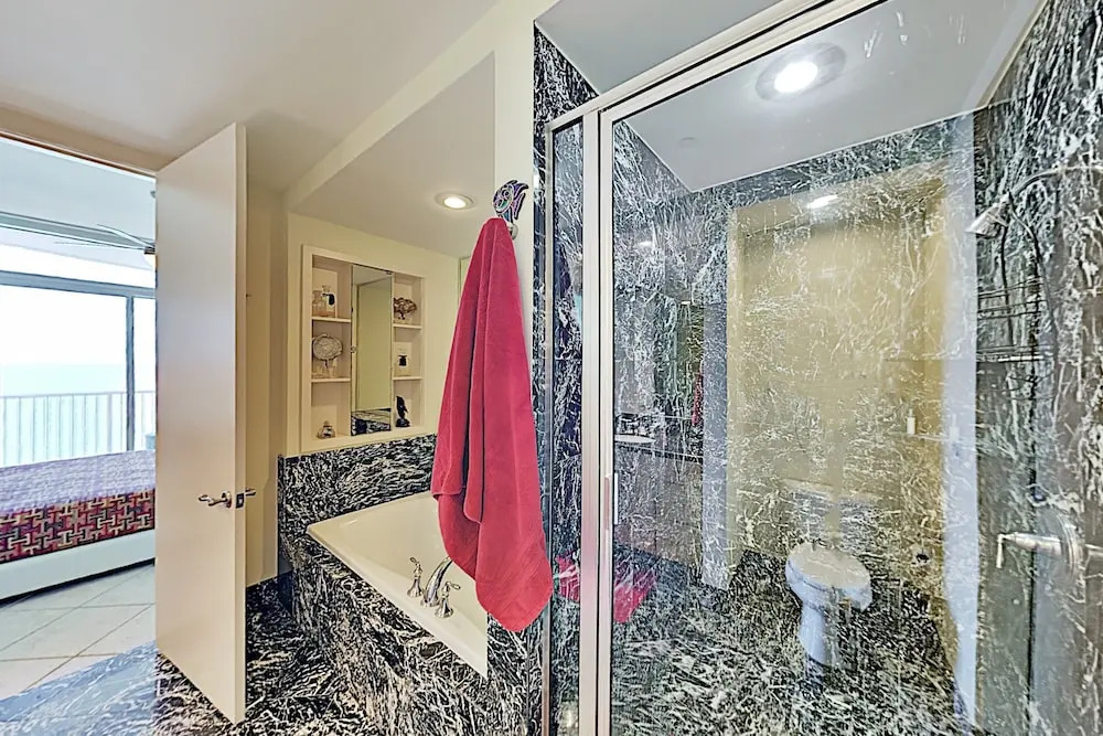 Luxury Sapphire With Gulf Views 3 Bedroom Condo