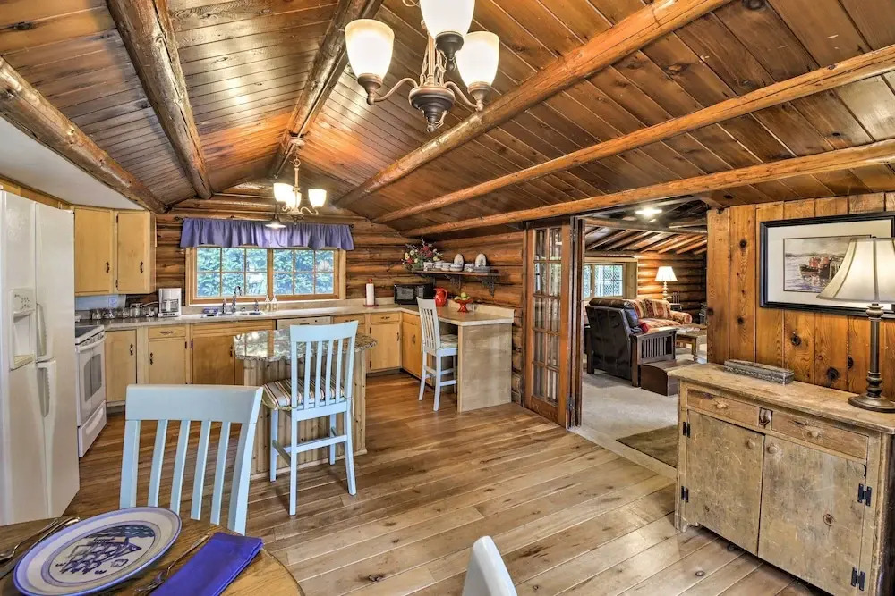 Wheelchair-accessible Belfair Cabin w/ Patio!