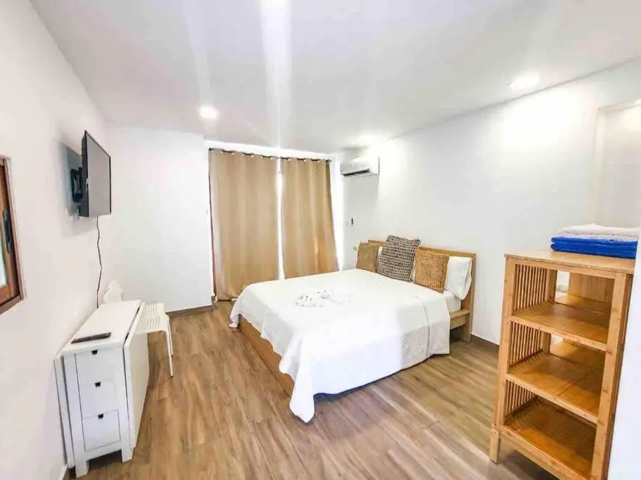 3EUROCARIBE SUITES PUNTA CANA LOS CORALES BEACH POOL WIFI 2 min front of the beach!!