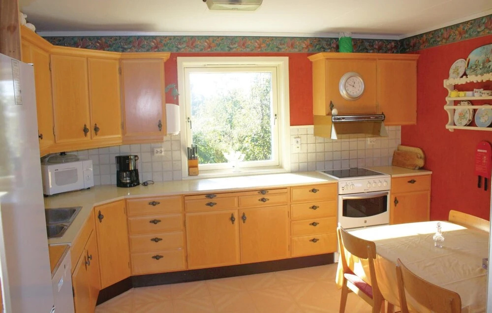 5 Bedroom Awesome Home In Borhaug