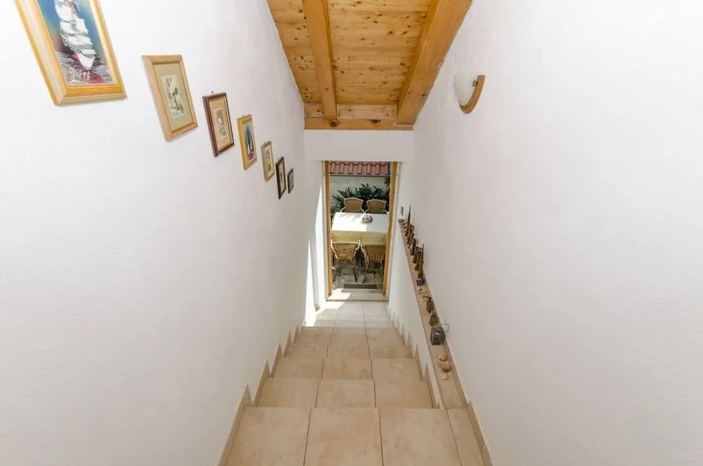 Apartments and Room Lucijo