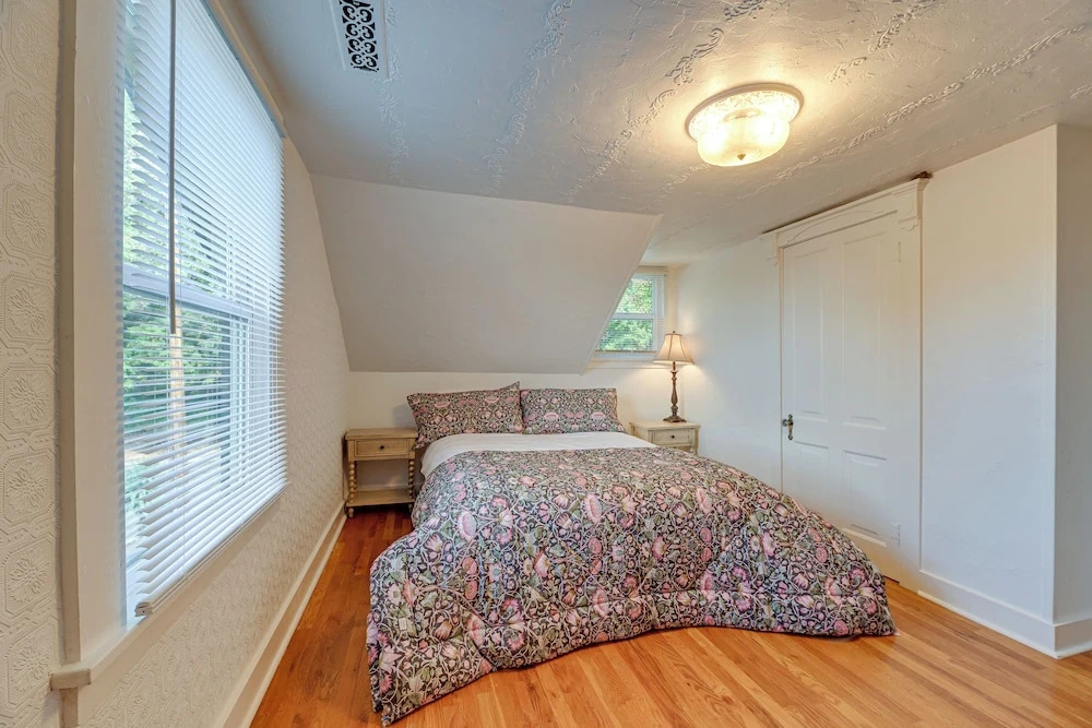 Cozy Grants Pass Home ~ 9 Mi to Rogue River Access