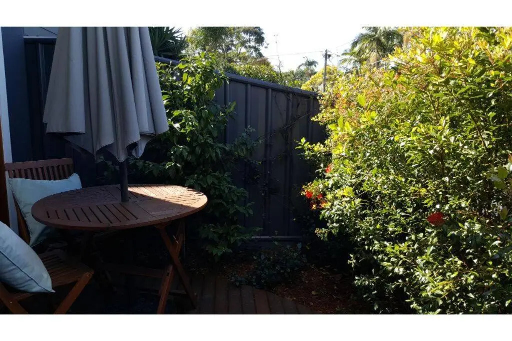 Woolloongabba, comfortable, modern, private studio
