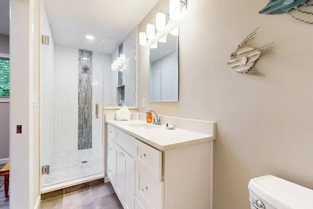 Updated House With Enclosed Yard, Patio, Central AC, & Washer/dryer