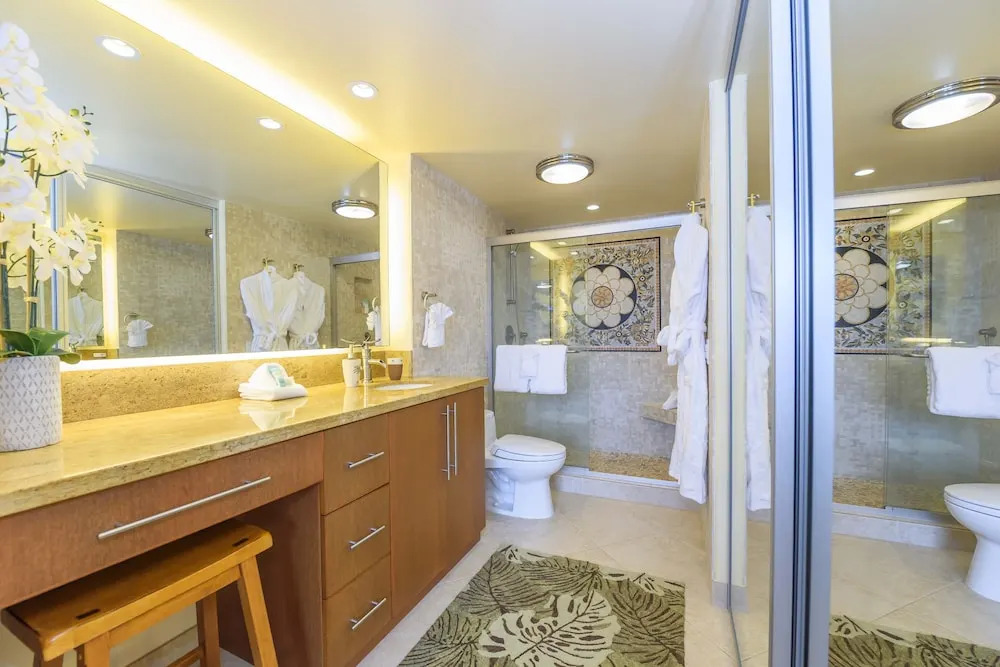 Papakea H404 3 Bedroom Condo by RedAwning