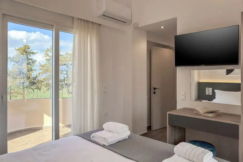 AeNaos Luxury Villa