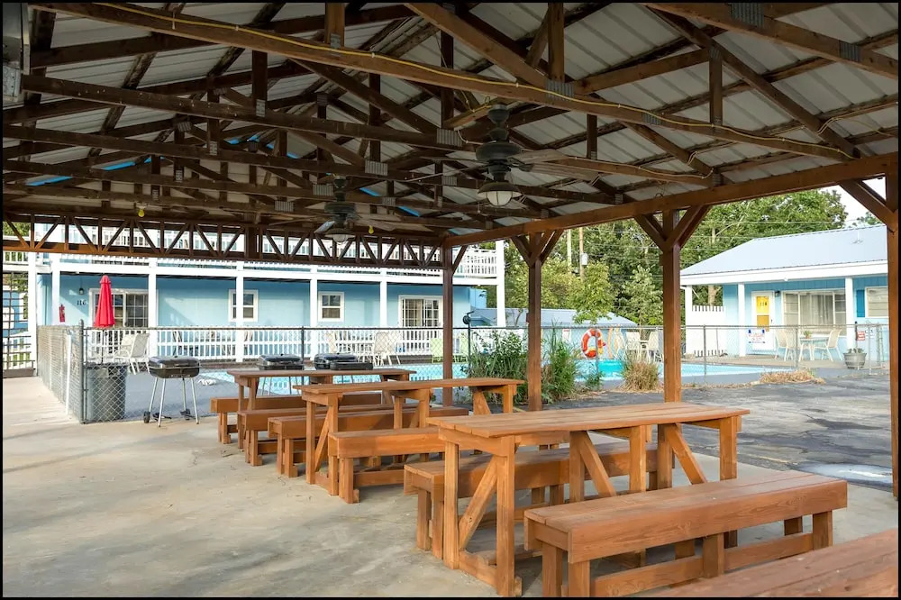 Marina Inn