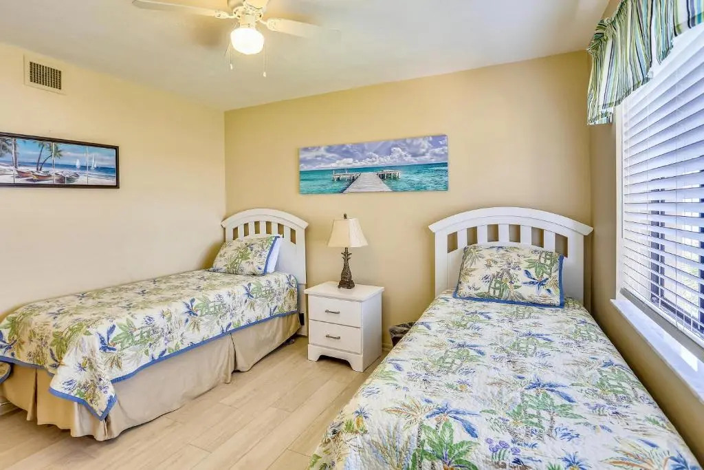 Land's End 11-407 Beach Front - Premier
