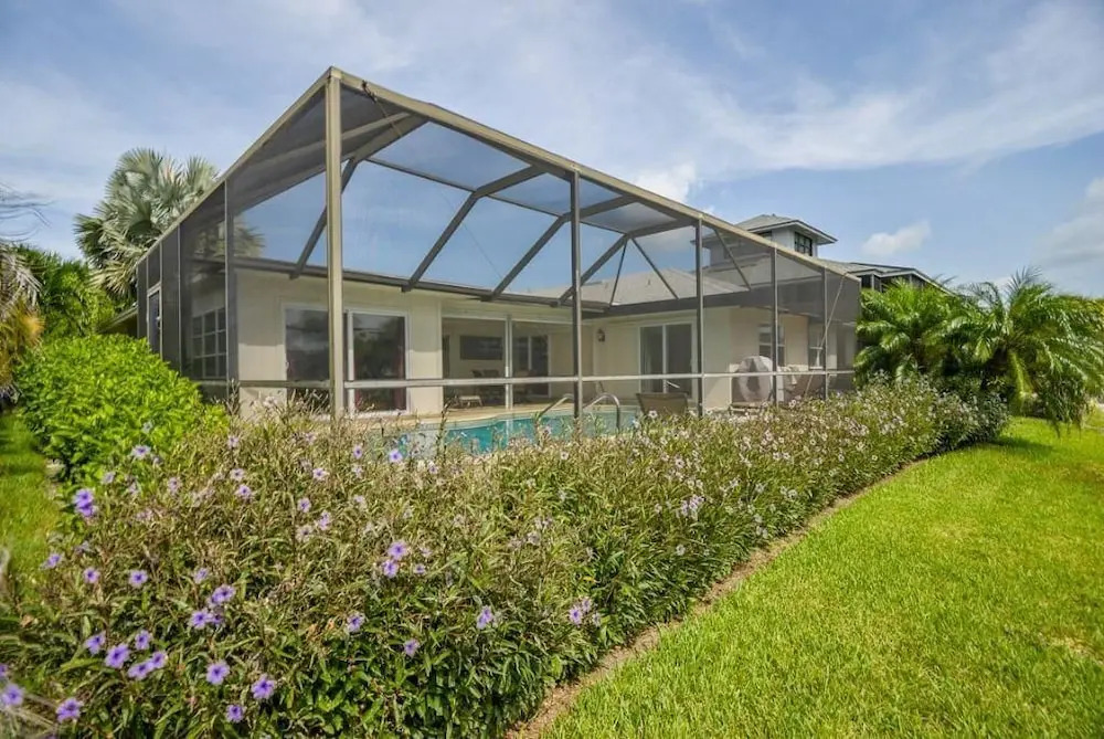 Spinnaker Dr Home